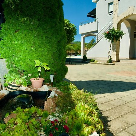 Apartment Lana Bristivica Экстерьер фото