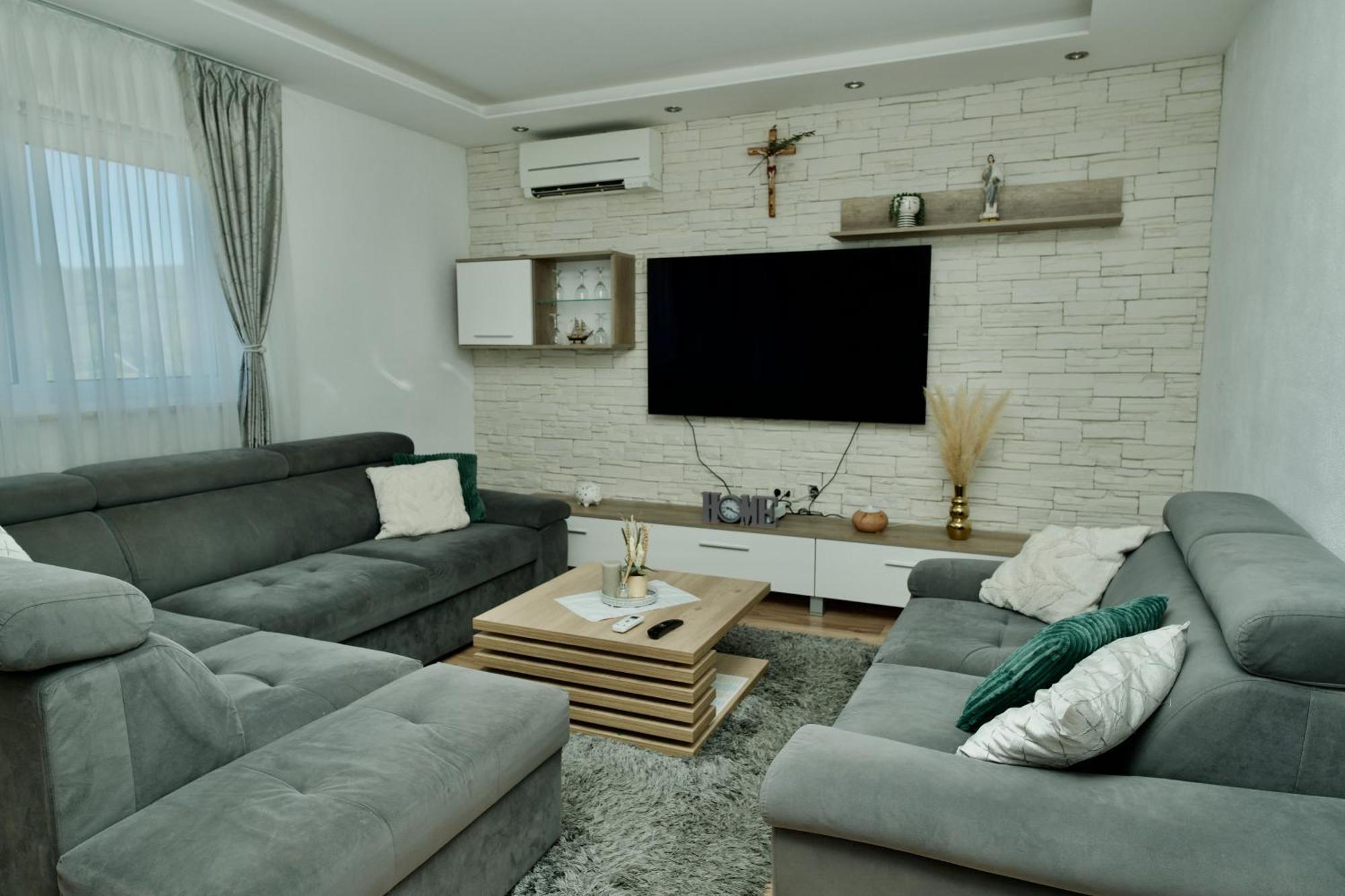 Apartment Lana Bristivica Экстерьер фото